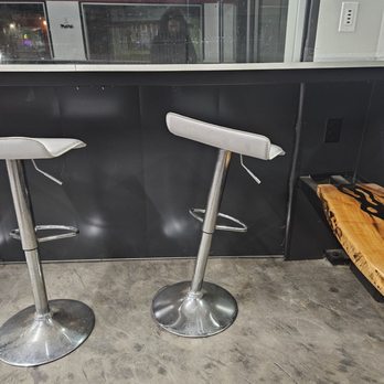 Gresham Food Carts - Broken stool - Food Trucks Near Me - Gresham, Oregon