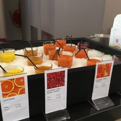 De Bijenkorf - Try the yummy juices in the restaurant section