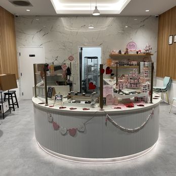 Dots Cupcakes - Cupcakes Near Me - Irvine, California