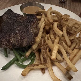 Le Steak Frites St-Paul - Steakhouses Near Me - Laval, Quebec