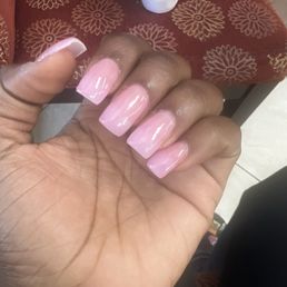 Famous nails, tacky, trash a waste of money