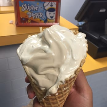 Skipper Dipper - Coffee Soft Serve with Marshmallow Sauce - Ice Cream & Frozen Yogurt Near Me - Long Beach Township, New Jersey
