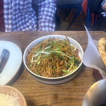 Base Camp - Spicy chow mein - Himalayan/Nepalese Near Me - San Francisco, California