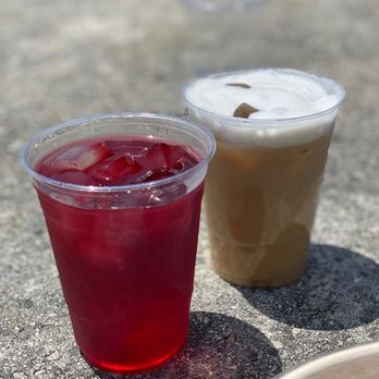Superbloom - Hibiscus tea and Vanilla biscuit latte (iced) - Coffee & Tea Near Me - San Diego, California