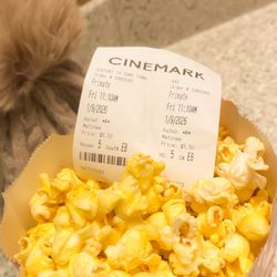 Century 18 Sam's Town - Mmmm popcorn !