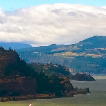 Historic Columbia River Highway State Trail - Kind of a painting, no? - Parks Near Me