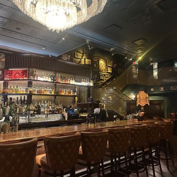The Parlour Room - Cocktail Bars Near Me - New York, New York