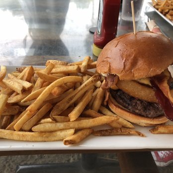 1850 Restaurant - Roadside burger - American Near Me - Mariposa, California