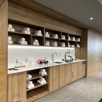 Montreal Marriott Chateau Champlain - Hotels Near Me - Montreal, Quebec