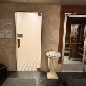 Burke Williams Day Spa - Day Spas Near Me - Pasadena, California