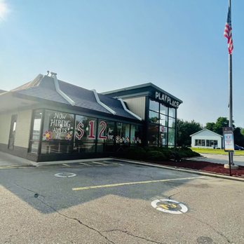 McDonald's - the front of the restaurant - Fast Food Near Me - Washington, Michigan