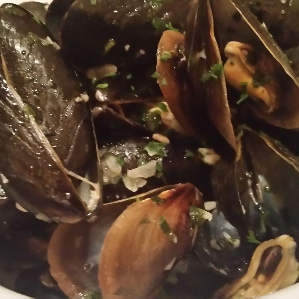 Le Comptoir - Moules Marinere....small sized mussels in a buttery, garlic, shallots and white wine sauce. - French Near Me - San Rafael, California Le Comptoir - Moules Marinere....small sized mussels in a buttery, garlic, shallots and white wine sauce. - French Near Me - San Rafael, California