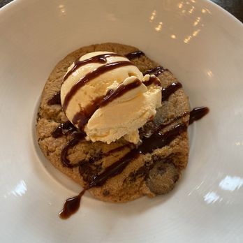 Guildhall - Cookie with ice cream - New American Near Me - Glencoe, Illinois