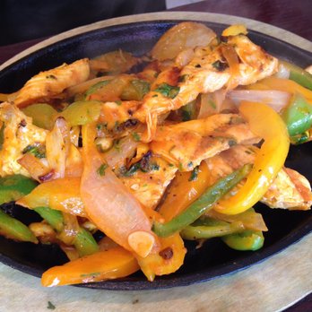 El Nopal - chicken fajita - Mexican Near Me - Brooklyn, New York