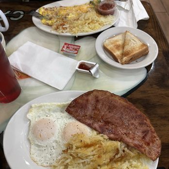 Magnolia Cafe - Home style food cooked perfectly, staff were all very cool and friendly. - Cafes Near Me - Durant, Oklahoma