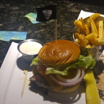 Topgolf - Burger delicioso at top golf - New American Near Me - Tampa, Florida Topgolf - Burger delicioso at top golf - New American Near Me - Tampa, Florida