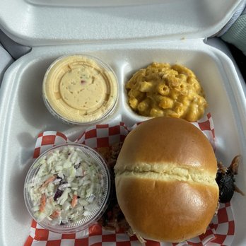 Frankie D's Bar-B-Que - Food Trucks Near Me
