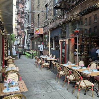 B Side Pizza & Wine Bar - Pizza Near Me - New York, New York
