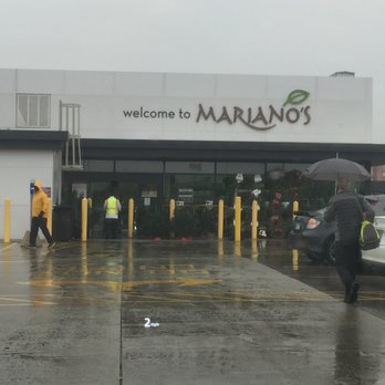 Mariano's - Entrance from the roof parking. - Grocery Near Me - Chicago, Illinois