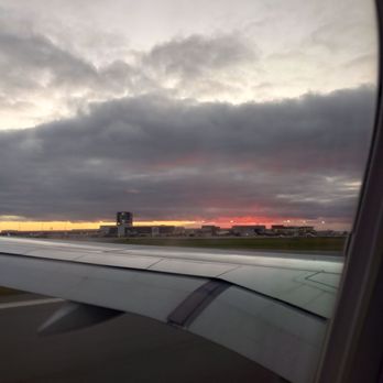 Porter Airlines - Taking off from Halifax at sunset - Airlines Near Me - Ottawa, Ontario Porter Airlines - Taking off from Halifax at sunset - Airlines Near Me - Ottawa, Ontario