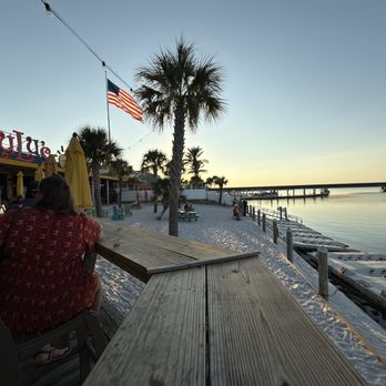 LuLu's Destin - Seafood Near Me - Destin, Florida