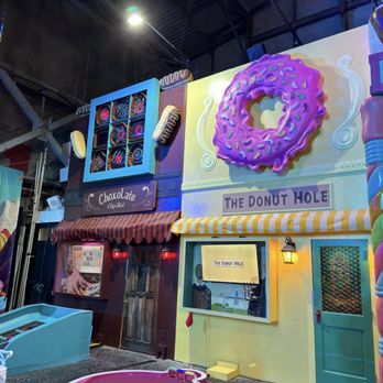 Lollyland - The Donut "Hole" and ChoxoLate holes - Mini Golf Near Me - San Francisco, California