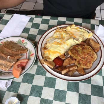Fraser Park Restaurant - Veggie omelette with potatoes, potato pancake and toast - Breakfast & Brunch Near Me - Burnaby, British Columbia