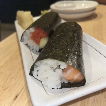 Burosu Ramen - Spicy Tuna Hand Roll and Salmon Shiso Temaki - Ramen Near Me - Studio City, California Burosu Ramen - Spicy Tuna Hand Roll and Salmon Shiso Temaki - Ramen Near Me - Studio City, California
