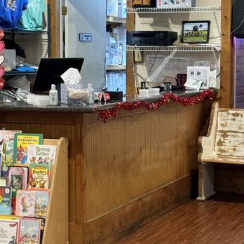 Catfish Kettle - Waiting area - Southern Near Me - Farmington, Missouri