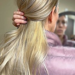 Salon On 1st - Brassy chunks and a 3 min hair trim. Don't Go Here!