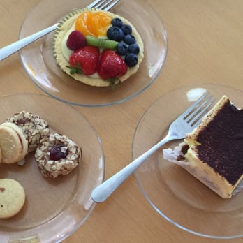 Presti's Bakery - The tart and the tiramisu are exceptional. - Bakeries Near Me - Cleveland, Ohio