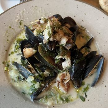 The StoneRose Restaurant - Mussels - Bars Near Me - Conshohocken, Pennsylvania