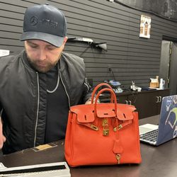Bee Pawn - Kane sales, hermes bag, jewelry, gold