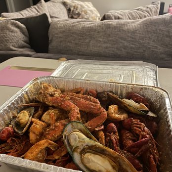 Red Crawfish Seafood & wings 2 - Boil Combo for 1 with egg substitution - Seafood Near Me - Loganville, Georgia Red Crawfish Seafood & wings 2 - Boil Combo for 1 with egg substitution - Seafood Near Me - Loganville, Georgia