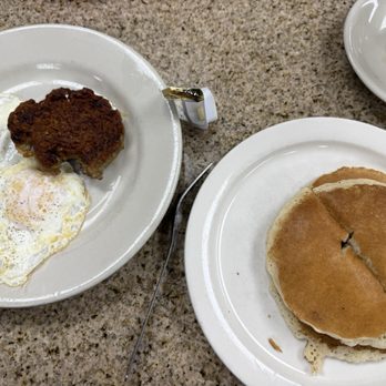 Lincoln's Waffle Shop - Pancakes, 2 eggs & sausage - American Near Me - Washington, DC, District of Columbia