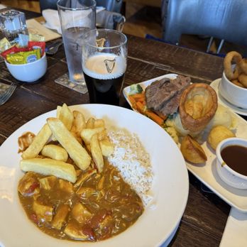 Kealy's of Cloghran - Chicken curry and roast beef dinners with Guinness. - Pubs Near Me - Cloghran, D Kealy's of Cloghran - Chicken curry and roast beef dinners with Guinness. - Pubs Near Me - Cloghran, D