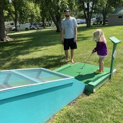 Galesburg East Campground - Putt putt at the camp ground- 2$