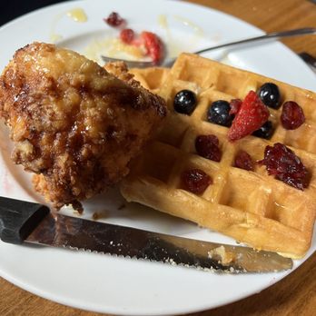 Eat Crow - Chicken & waffles - Bars Near Me - St. Louis, Missouri