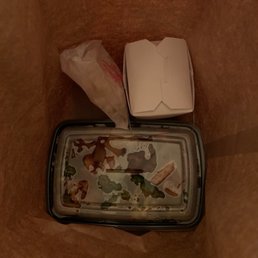I took out the quart of wonton soup, I'm sitting in a motel room, am I blind or is there no way for me to eat this except with my hands?