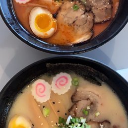 Tonkotsu and spicy tonkotsu on top