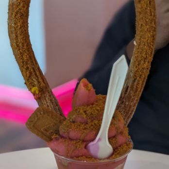 Lola's Handcrafted Churros - Cookie butter churro sundae - Desserts Near Me - Lisle, Illinois