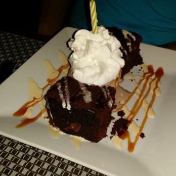 Smuggler Jack's - Brownie a la mode - Seafood Near Me - Massapequa, New York Smuggler Jack's - Brownie a la mode - Seafood Near Me - Massapequa, New York