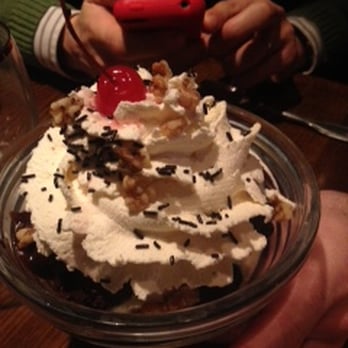 Hard Rock Cafe Brussels - the famous brownie - Bars Near Me - Brussels, BRU