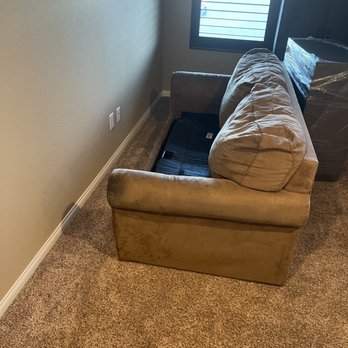 Move 4 Less - Brought our sleeper sofa upstairs and left the cushions in the garage. They couldn't even turn it around to face to correct way - Movers Near Me - Las Vegas, Nevada Move 4 Less - Brought our sleeper sofa upstairs and left the cushions in the garage. They couldn't even turn it around to face to correct way - Movers Near Me - Las Vegas, Nevada