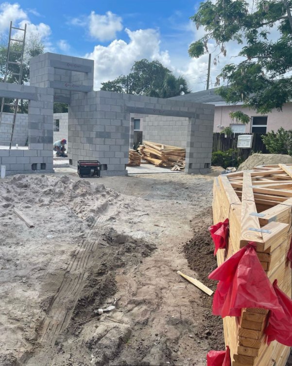 Slide of Mompie Construction Corp