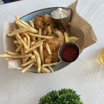 The Hampton Social - Naples - Fish & chips - New American Near Me - Naples, Florida The Hampton Social - Naples - Fish & chips - New American Near Me - Naples, Florida