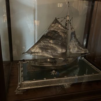 Iolani Palace - Museums Near Me - Honolulu, Hawaii