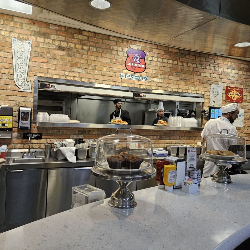 Hwy 66 Diner - Bar right - American Near Me - Catoosa, Oklahoma
