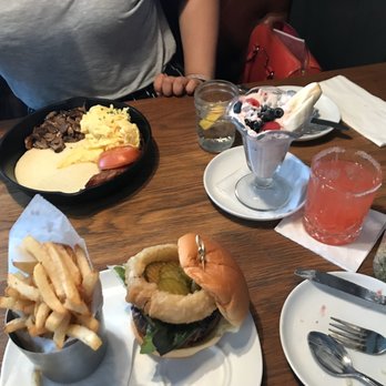 Putnam's Pub & Cooker - Putnam's Burger ($16) - Pubs Near Me - Brooklyn, New York Putnam's Pub & Cooker - Putnam's Burger ($16) - Pubs Near Me - Brooklyn, New York