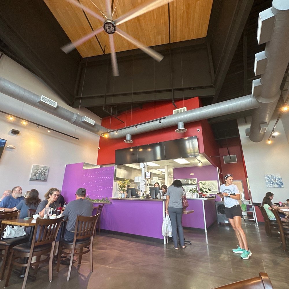 Lin's Cafe II - Restaurant dining room - Chinese Near Me - Leander, Texas Lin's Cafe II - Restaurant dining room - Chinese Near Me - Leander, Texas